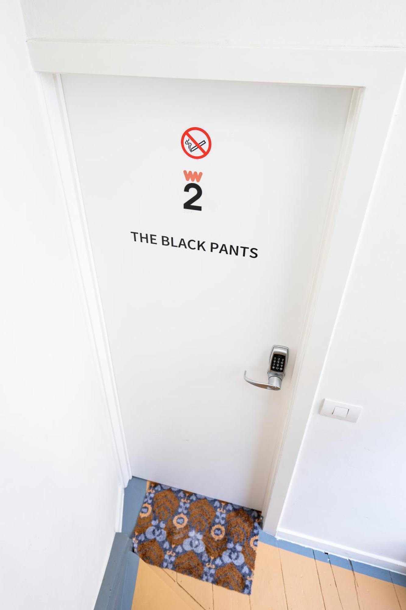 Shway - The Black Pants Antwerpen Exterior foto